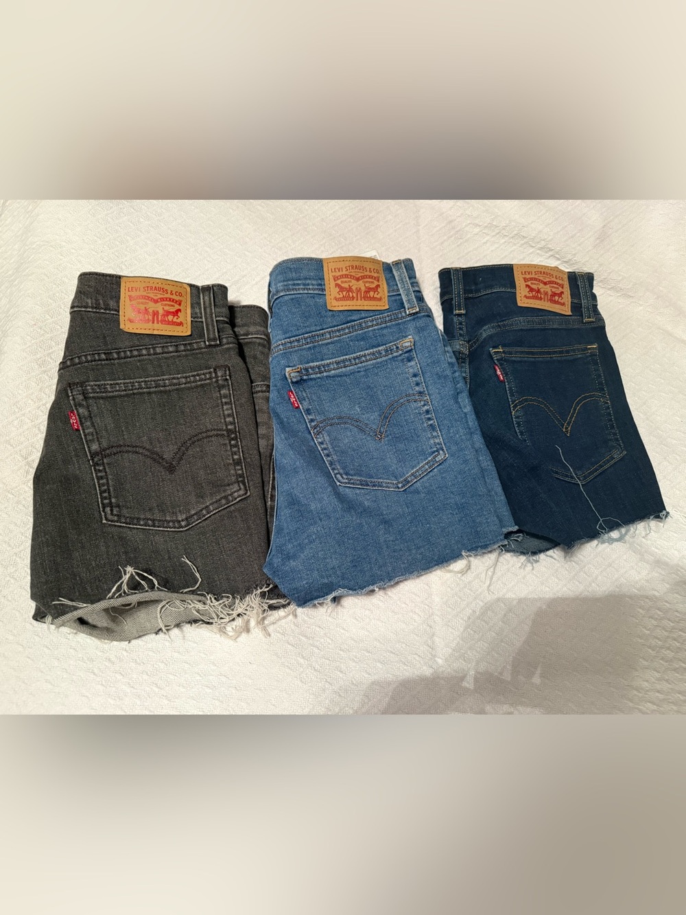 Levi's Denim high rise denim shorts - Classic Back Pocket Design